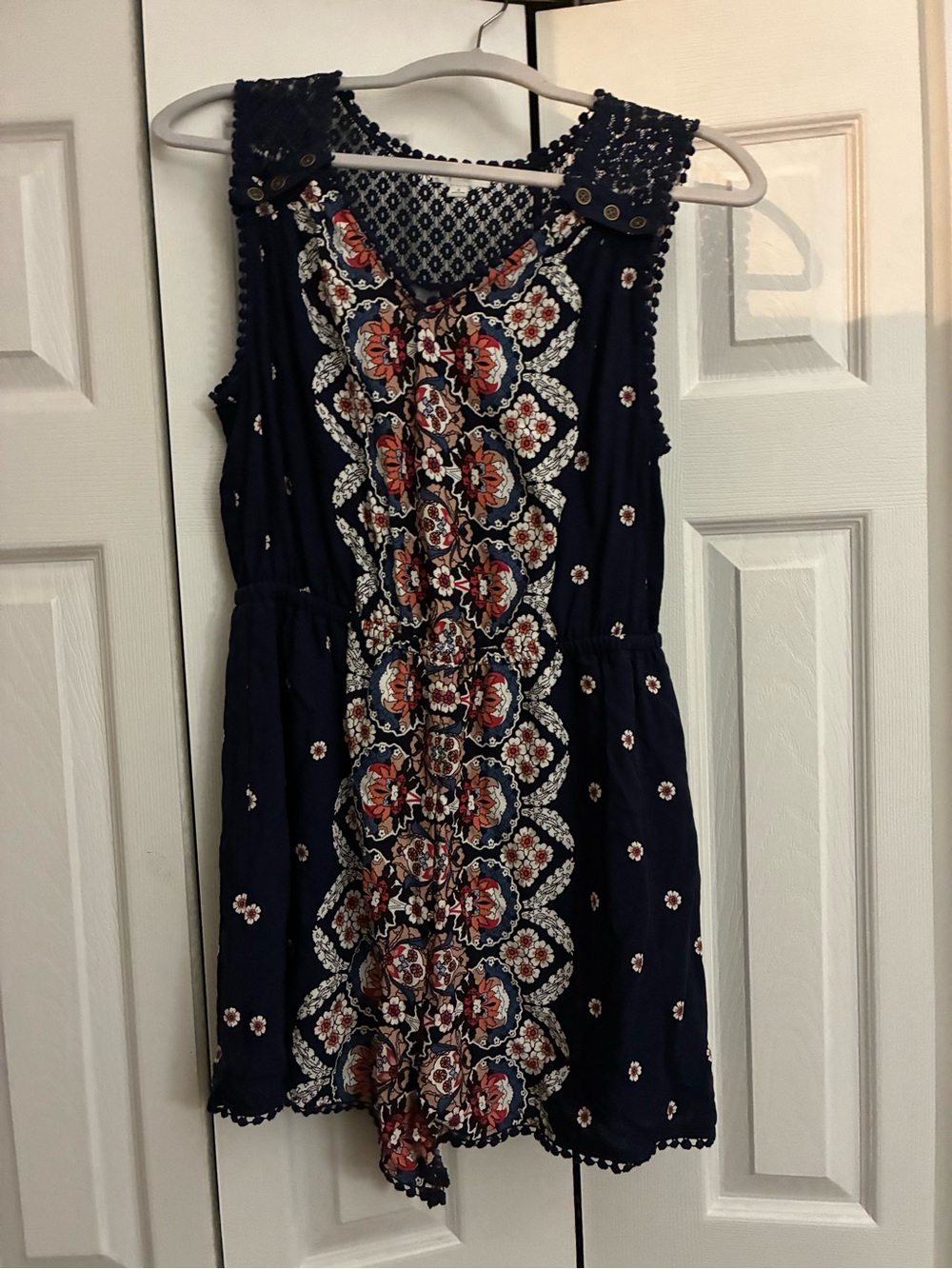 Skylar & Jade Navy Floral-Panel Sleeveless Romper w/Crochet Trim, Size L